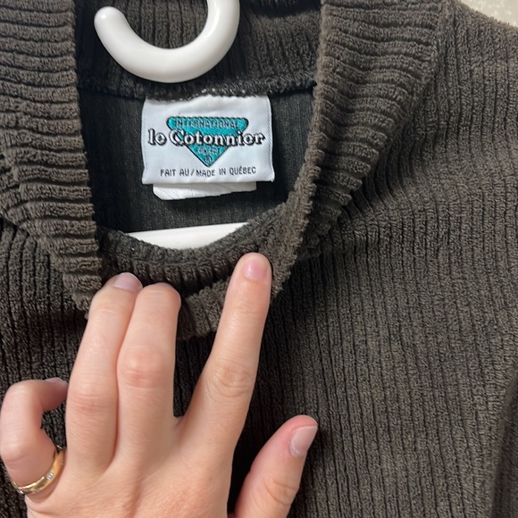 Vintage Green Sweater - Picture 2 of 4